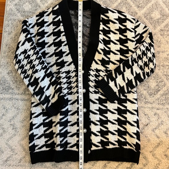 TALBOTS | Houndstooth Jacquard Cardigan Petite - Picture 8 of 11